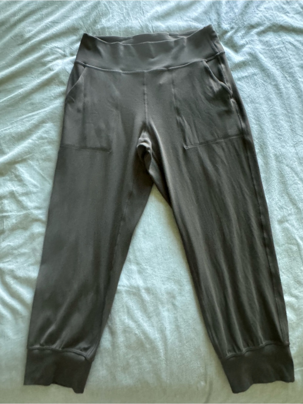 Women’s Lulu High-Waist Olive Crop Capri